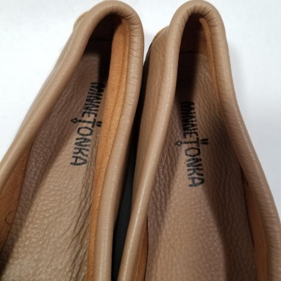 Minnetonka Women's Butter Kiltie Moccasin Tan - Picture 3 of 6